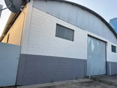 Galpão/Depósito/Armazém para alugar, 770m² no Chácaras Reunidas, São José dos Campos