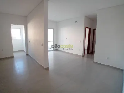 Apartamento com 2 Quartos para alugar, 75m² no Centro, Palhoça