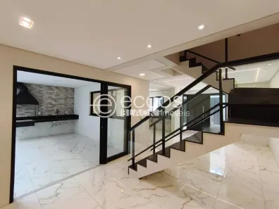 Casa com 3 Quartos à venda, 122m² no Cidade Jardim, Uberlândia