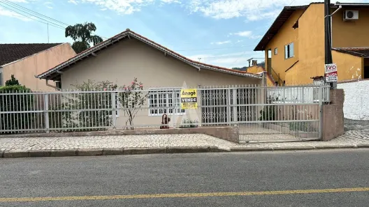 Casa com 3 Quartos à venda, 155m² no Bom Retiro, Joinville
