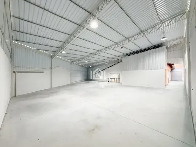 Galpão/Depósito/Armazém à venda, 657m² no Jardim Lambreta, Cotia
