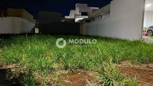 Lote/Terreno à venda, 250m² no Grand Ville, Uberlândia