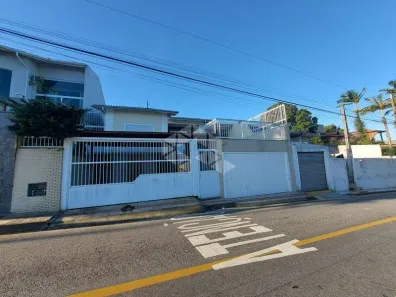Casa com 3 Quartos para alugar, 140m² no Ponta de Baixo, São José