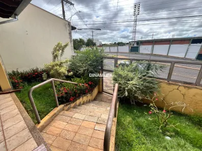 Casa com 3 Quartos à venda, 357m² no Vila Olímpica, Uberaba
