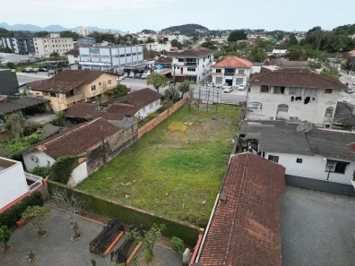 Lote/Terreno à venda, 709m² no Floresta, Joinville