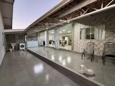 Casa com 3 Quartos à venda, 200m² no Jardim Nacional, Marília