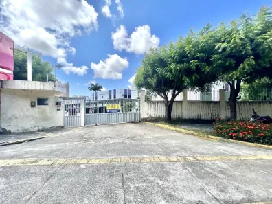Apartamento com 3 Quartos para alugar, 79m² no Candelária, Natal