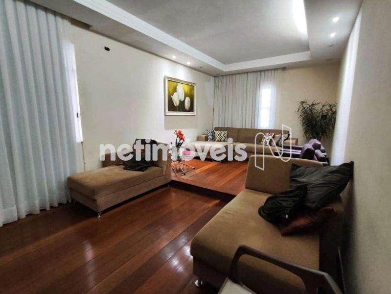 Casa com 6 quartos — Barroca, Belo Horizonte
