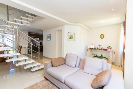 Sobrado com 3 Quartos à venda, 208m² no Cidade Industrial, Curitiba