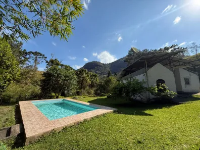 Fazenda/Sítio com 10 Quartos à venda, 500m² no Riograndina, Nova Friburgo