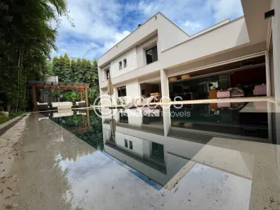 Casa de Condomínio com 4 Quartos à venda, 700m² no Morada da Colina, Uberlândia