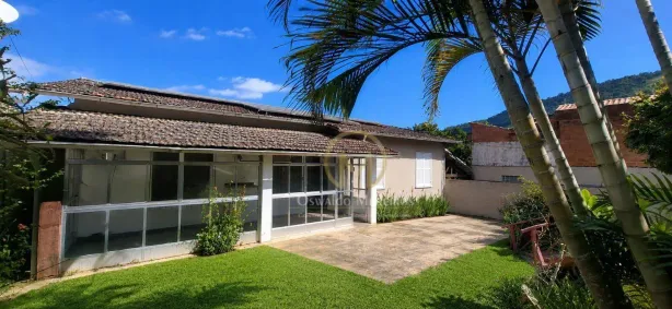 Casa com 9 Quartos para venda ou aluguel, 1121m² no Itaipava, Petrópolis