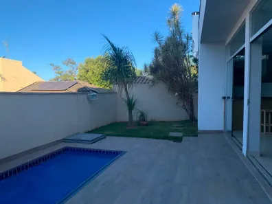 Casa de Condomínio com 4 Quartos à venda, 272m² no Loteamento Portal do Sol II, Goiânia