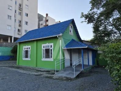Prédio Comercial com 2 Quartos para alugar, 67m² no Atiradores, Joinville