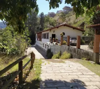 Casa com 3 Quartos à venda, 300m² no Nogueira, Petrópolis