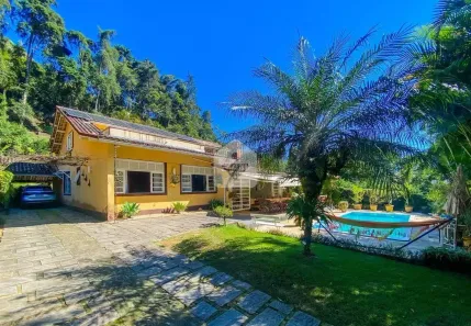 Casa com 5 Quartos à venda, 293m² no Fazenda Inglesa, Petrópolis