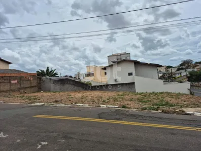 Lote/Terreno à venda, 331m² no Jardim Paranapanema, Campinas