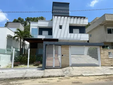 Sobrado com 4 Quartos à venda, 350m² no Santa Catarina, Criciúma