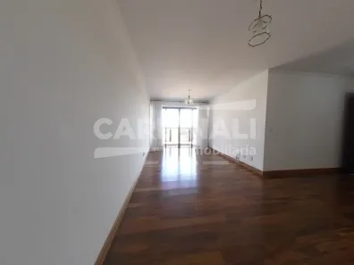 Apartamento com 3 Quartos para alugar, 130m² no Centro, São Carlos