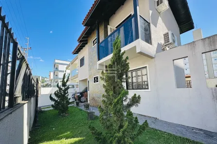 Casa com 3 Quartos à venda, 138m² no Pagani, Palhoça