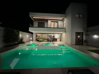 Sobrado com 3 Quartos à venda, 400m² no Recanto Tropical, Cascavel