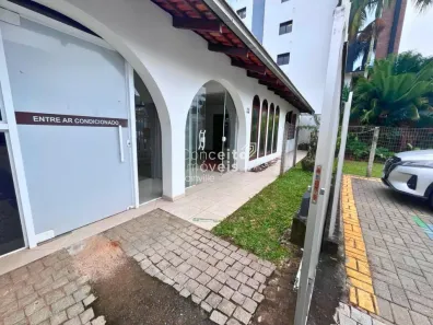 Casa com 3 Quartos à venda, 197m² no América, Joinville