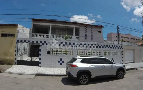 Casa com 6 Quartos à venda, 435m² no Parque Araxá, Fortaleza