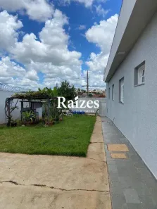 Casa com 4 Quartos à venda, 200m² no Osvaldo Rezende, Uberlândia