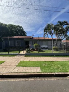 com 3 Quartos para alugar, 182m² no Zona 02, Maringá