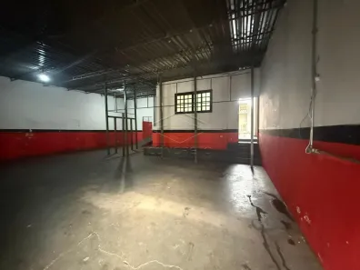 Galpão/Depósito/Armazém com 2 Quartos para alugar, 270m² no Centro, Bauru