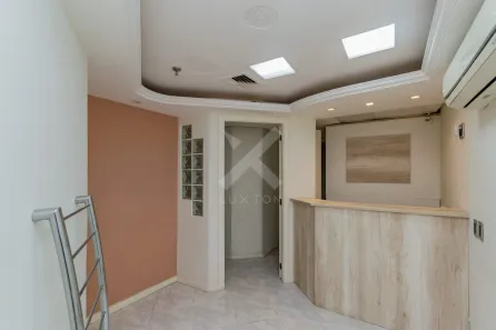 Sala Comercial para venda ou aluguel, 120m² no Moinhos de Vento, Porto Alegre