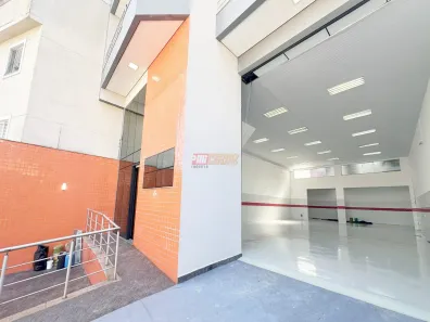 Galpão/Depósito/Armazém para venda ou aluguel, 601m² no Jardim Stella, Santo André