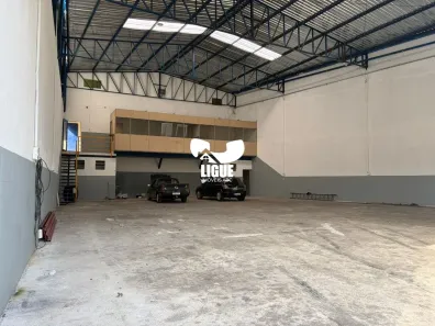 Galpão/Depósito/Armazém para alugar, 880m² no Batistini, São Bernardo do Campo