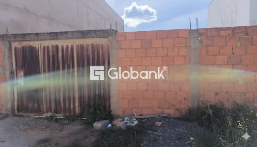 Lote/Terreno à venda, 250m² no Carmelo, Montes Claros