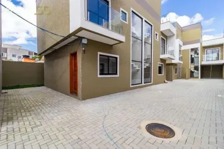 Sobrado com 3 Quartos à venda, 96m² no Uberaba, Curitiba