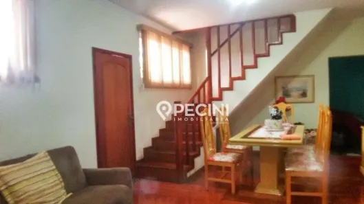 Casa com 3 Quartos à venda, 250m² no Parque Universitário, Rio Claro