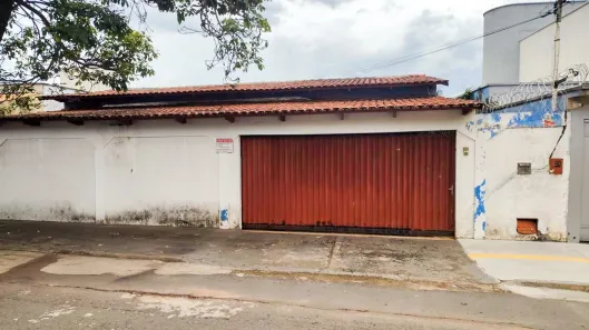 Casa com 6 Quartos à venda, 260m² no Jardim Petrópolis, Goiânia