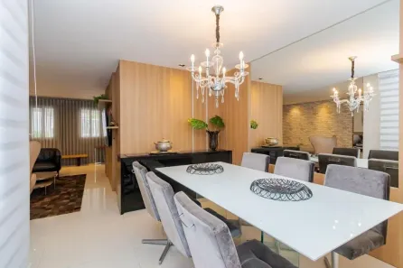 Sobrado com 4 Quartos à venda, 249m² no Bom Retiro, Curitiba
