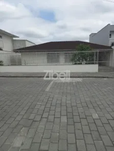 Casa com 4 Quartos para alugar, 144m² no Vila Nova, Joinville