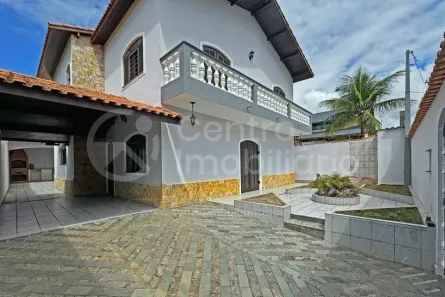 Casa com 5 Quartos à venda, 230m² no Jardim Mar-e-Sol, Peruíbe
