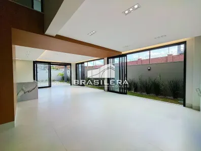 Casa de Condomínio com 3 Quartos à venda, 212m² no Jardins Versalhes, Aparecida de Goiânia