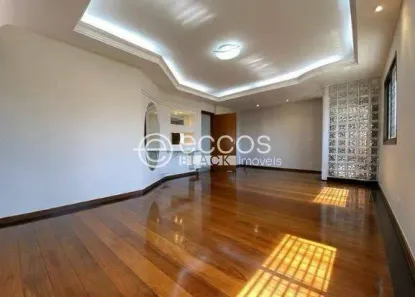 Apartamento com 4 Quartos à venda, 618m² no Pampulha, Uberlândia