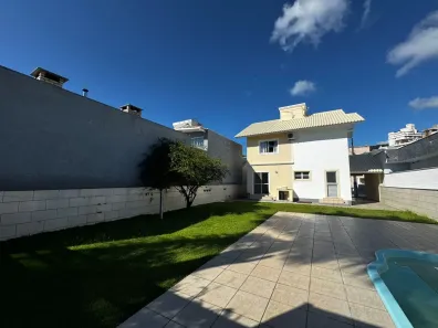 Casa com 3 Quartos para alugar, 240m² no Pedra Branca, Palhoça