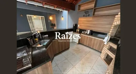 Casa com 4 Quartos para alugar, 270m² no Vigilato Pereira, Uberlândia