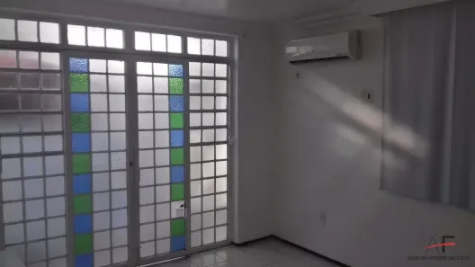 Casa com 4 Quartos à venda, 184m² no Cambeba, Fortaleza