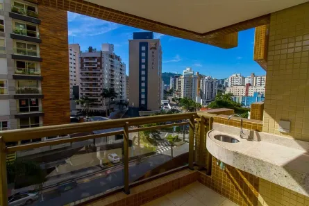 Apartamento com 2 Quartos para alugar, 69m² no Centro, Florianópolis