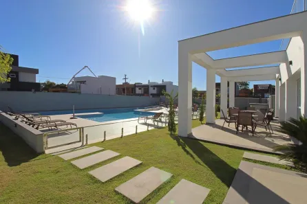 Casa de Condomínio com 3 Quartos à venda, 197m² no Ipanema, Porto Alegre