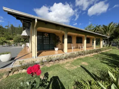 Fazenda/Sítio com 3 Quartos à venda, 172m² no Fidélis, Blumenau