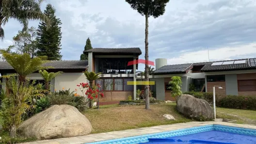 Casa de Condomínio com 5 Quartos para alugar, 600m² no Caraguatá, Mairiporã