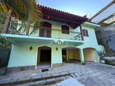 Casa com 3 Quartos à venda, 273m² no Quarteirão Ingelheim, Petrópolis
